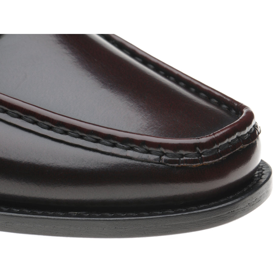 Product image for Herring Lucca II in burgundy polished