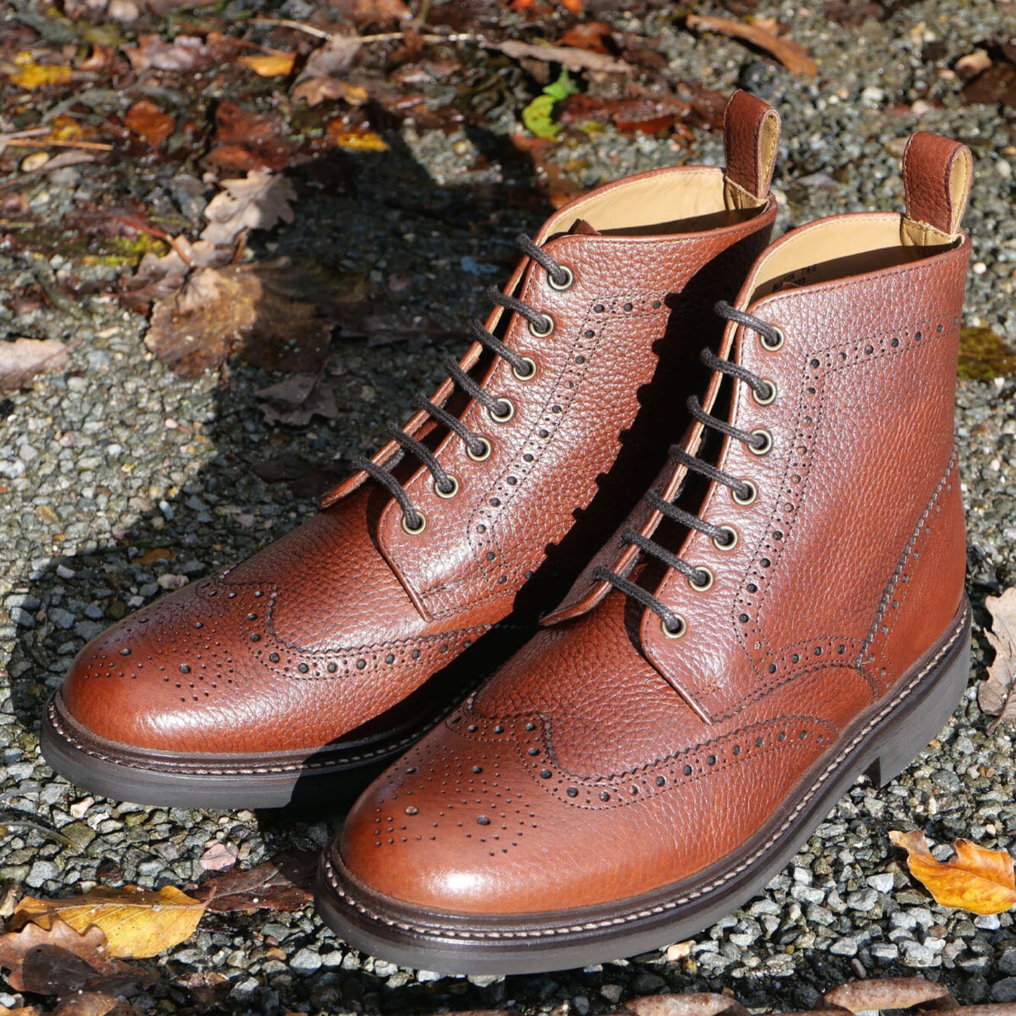 Product image for Herring Buxton (Rubber) mens rubber-soled brogue boots in tan heavy grain