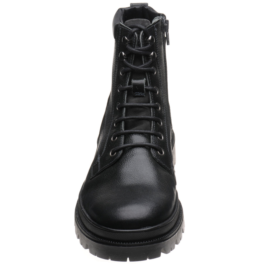 Product image for Herring Hawke in black grain