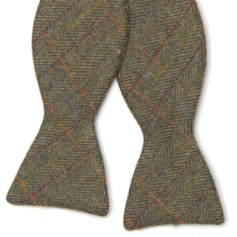 Product image for Herring Herring Tweed Bow Tie in moorland green