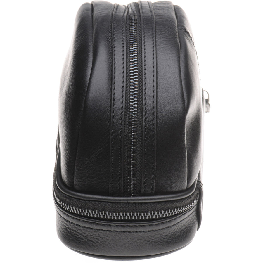 Product image for Herring Washbourne II (Washbag) in black