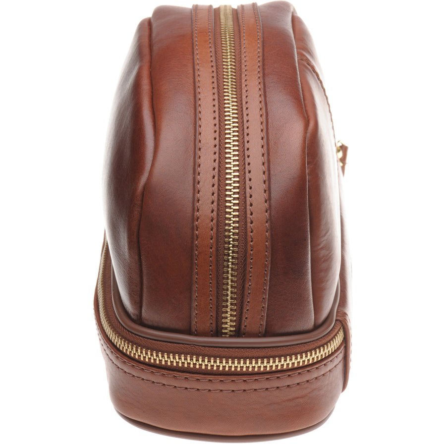 Product image for Herring Washbourne II (Washbag) in dark chestnut
