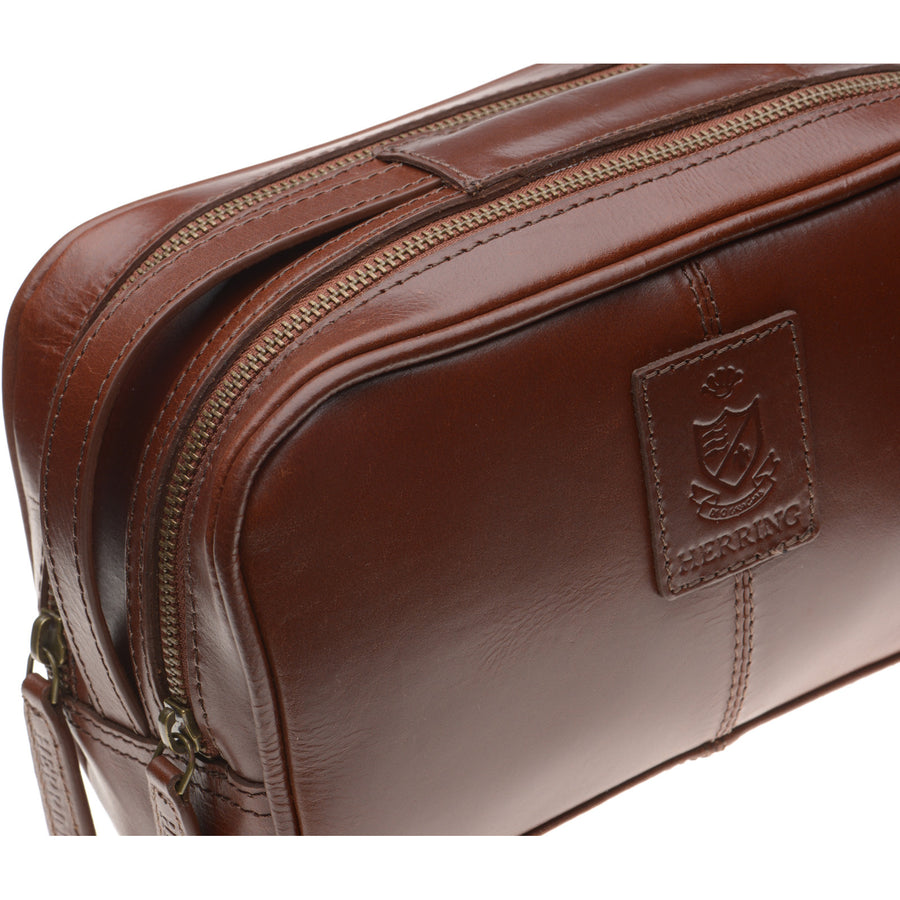 Product image for Herring Washbourne (Washbag) in chestnut