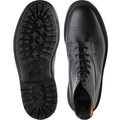 Product image for Trickers Grassmere in black calf grain